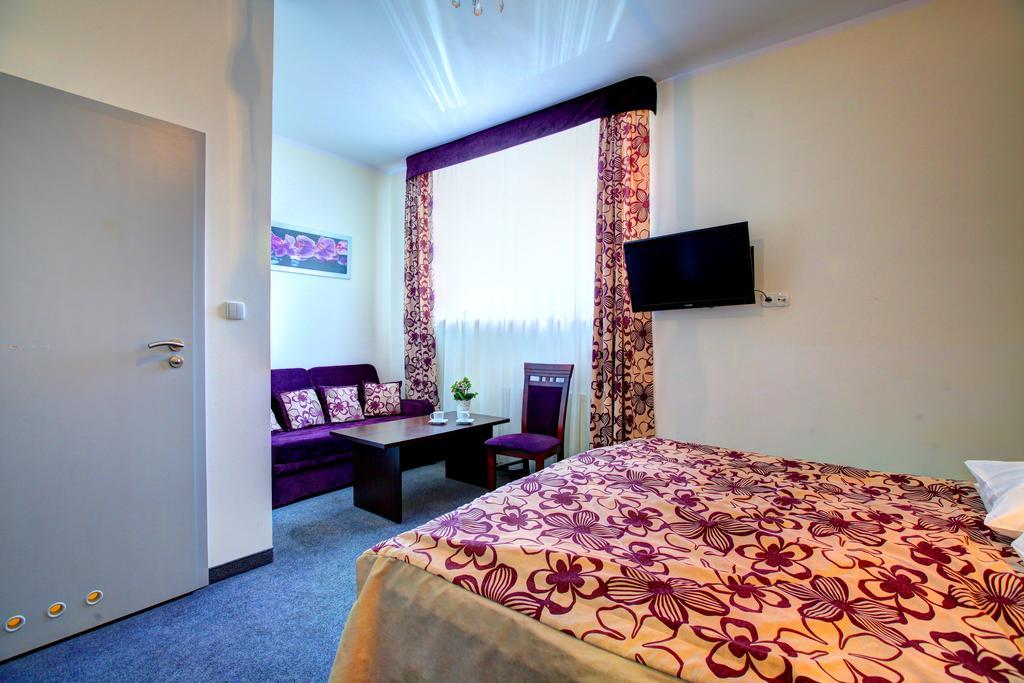 Hostel Evotel Zielonka  Dış mekan fotoğraf