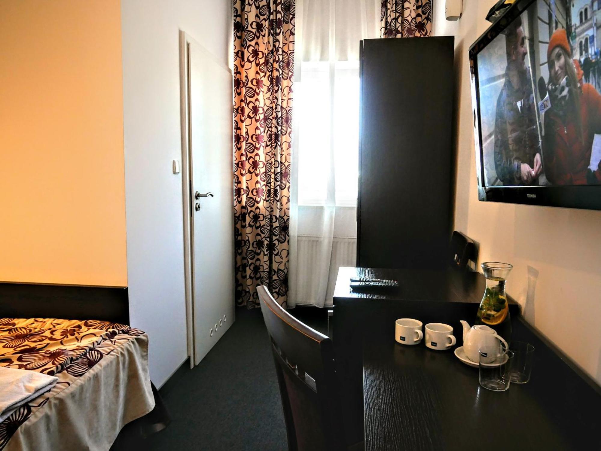 Hostel Evotel Zielonka  Dış mekan fotoğraf
