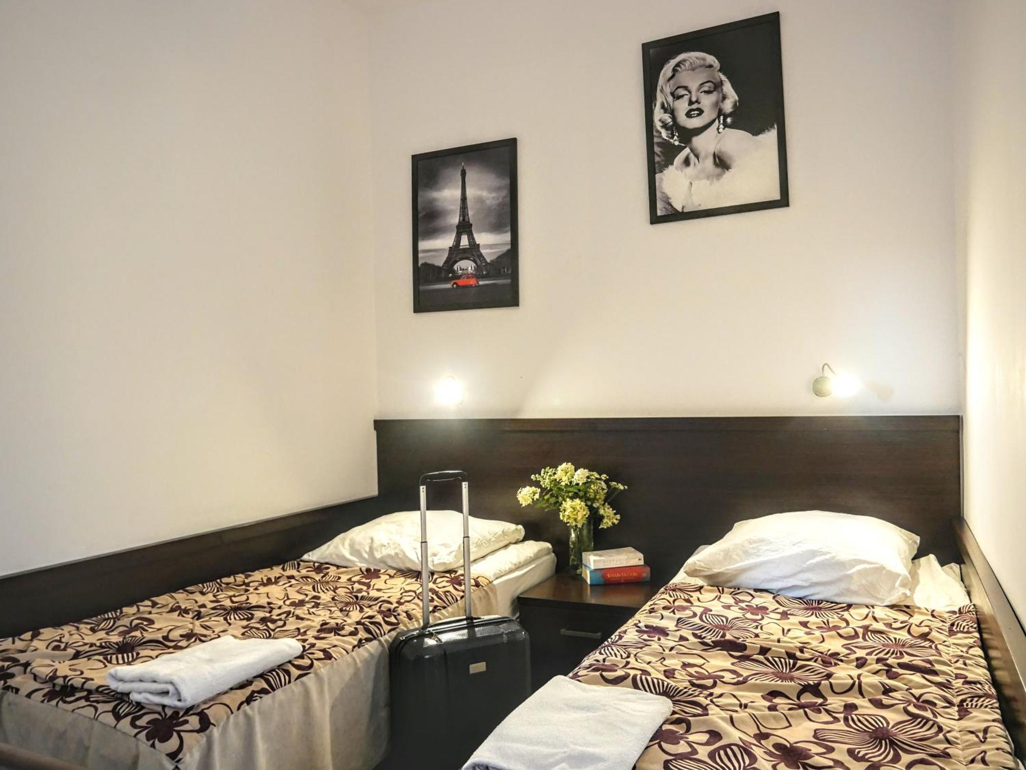 Hostel Evotel Zielonka  Dış mekan fotoğraf