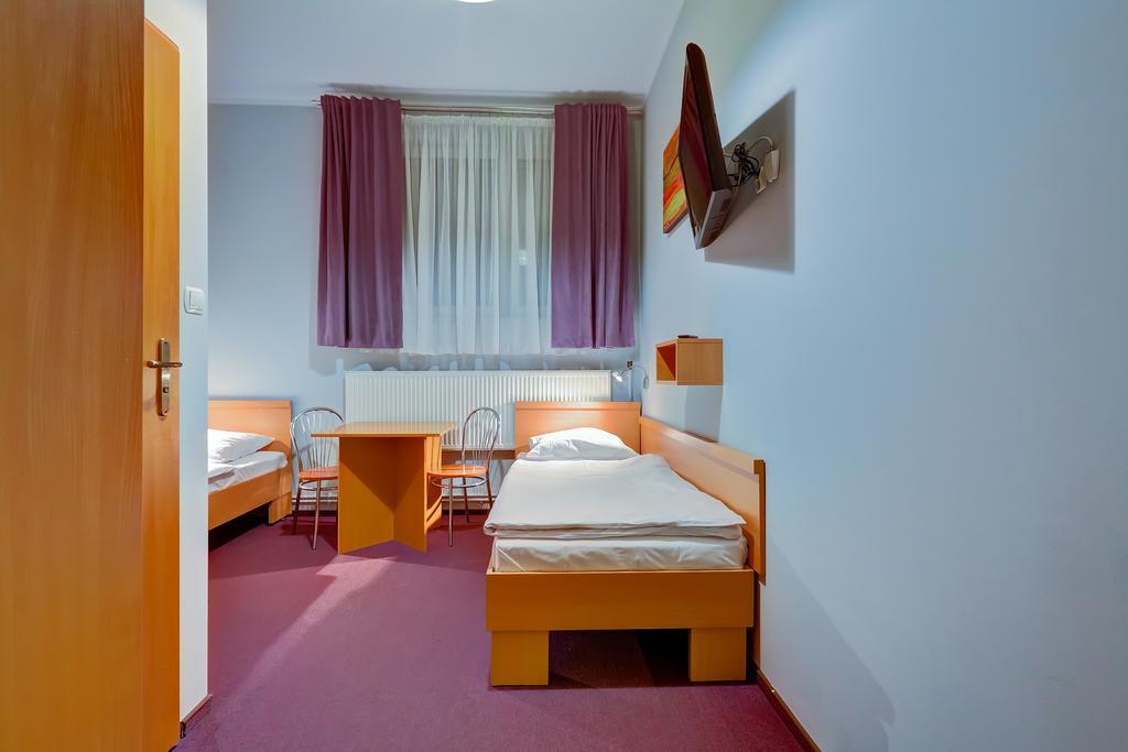Hostel Evotel Zielonka  Dış mekan fotoğraf