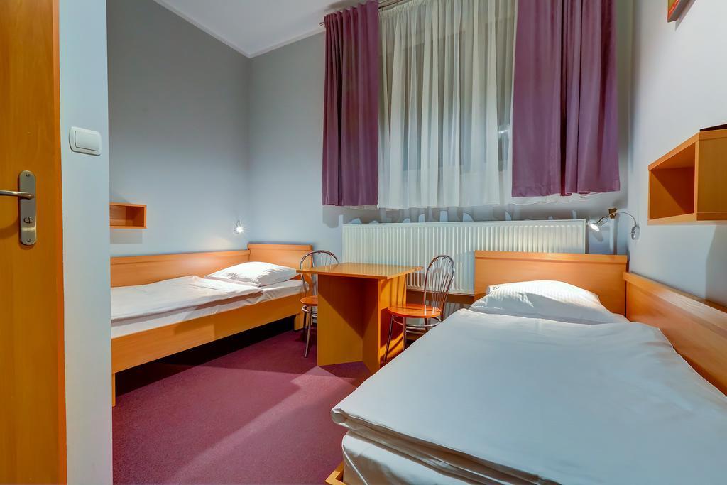 Hostel Evotel Zielonka  Dış mekan fotoğraf